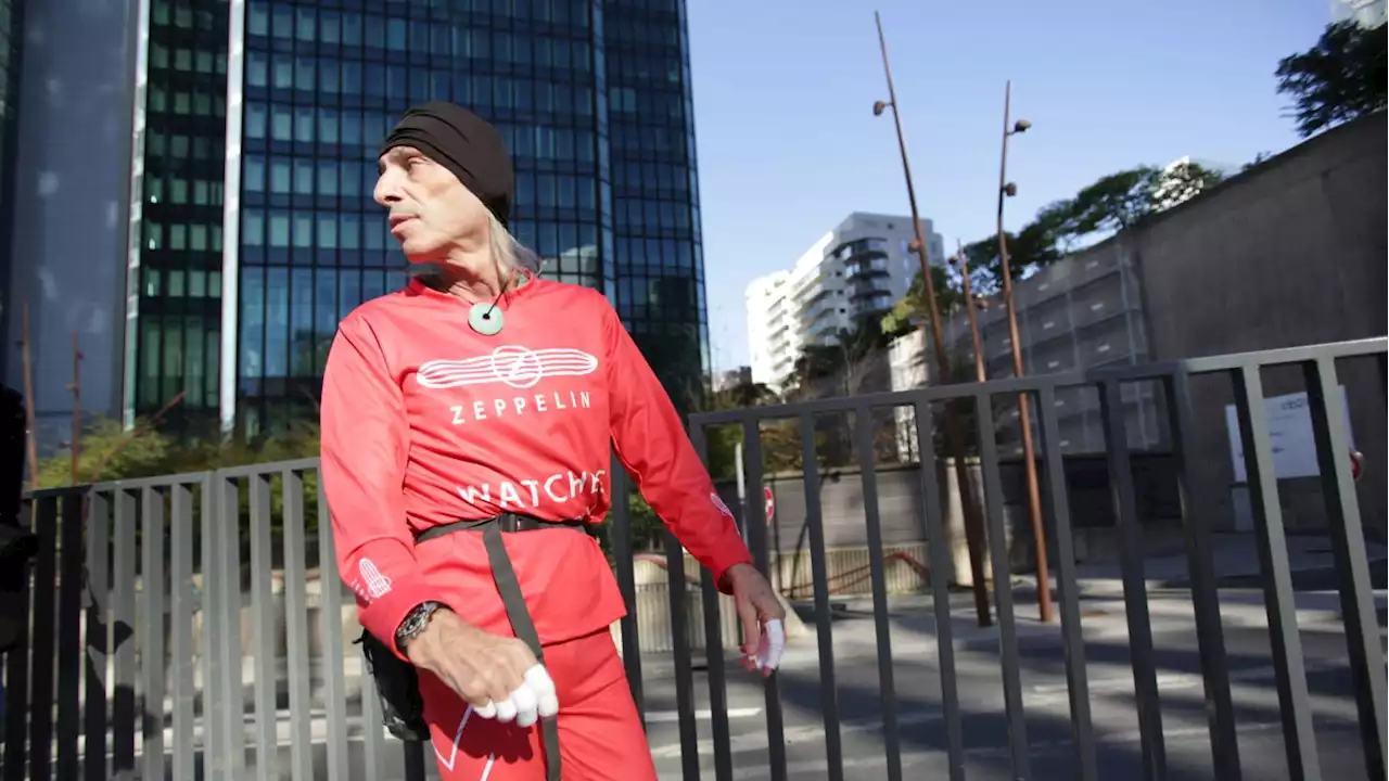 WATCH: 60-Year-Old ‘Spiderman’ Climbs Skyscraper Without Ropes