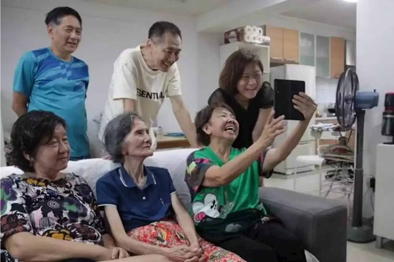 Singapore Woman 90 Reconnects With Daughter She Gave Up For Adoption In Malaysia 58 Years Ago 