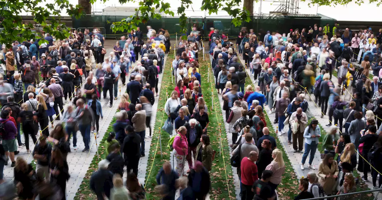 People are waiting hours in line to pay tribute to Queen Elizabeth. Hundreds have needed medical attention