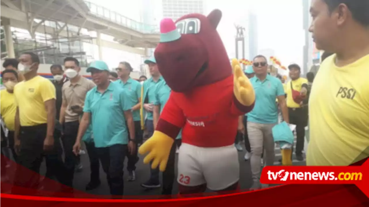 Maskot Piala Dunia U-20 2023 Bacuya Diarak dari Bundaran HI ke Monas