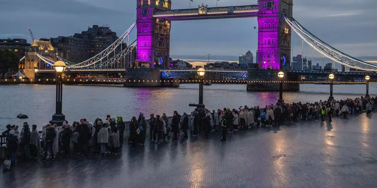 As Britons Wait to See Queen’s Coffin, ‘The Queue’ Takes On a Life of Its Own