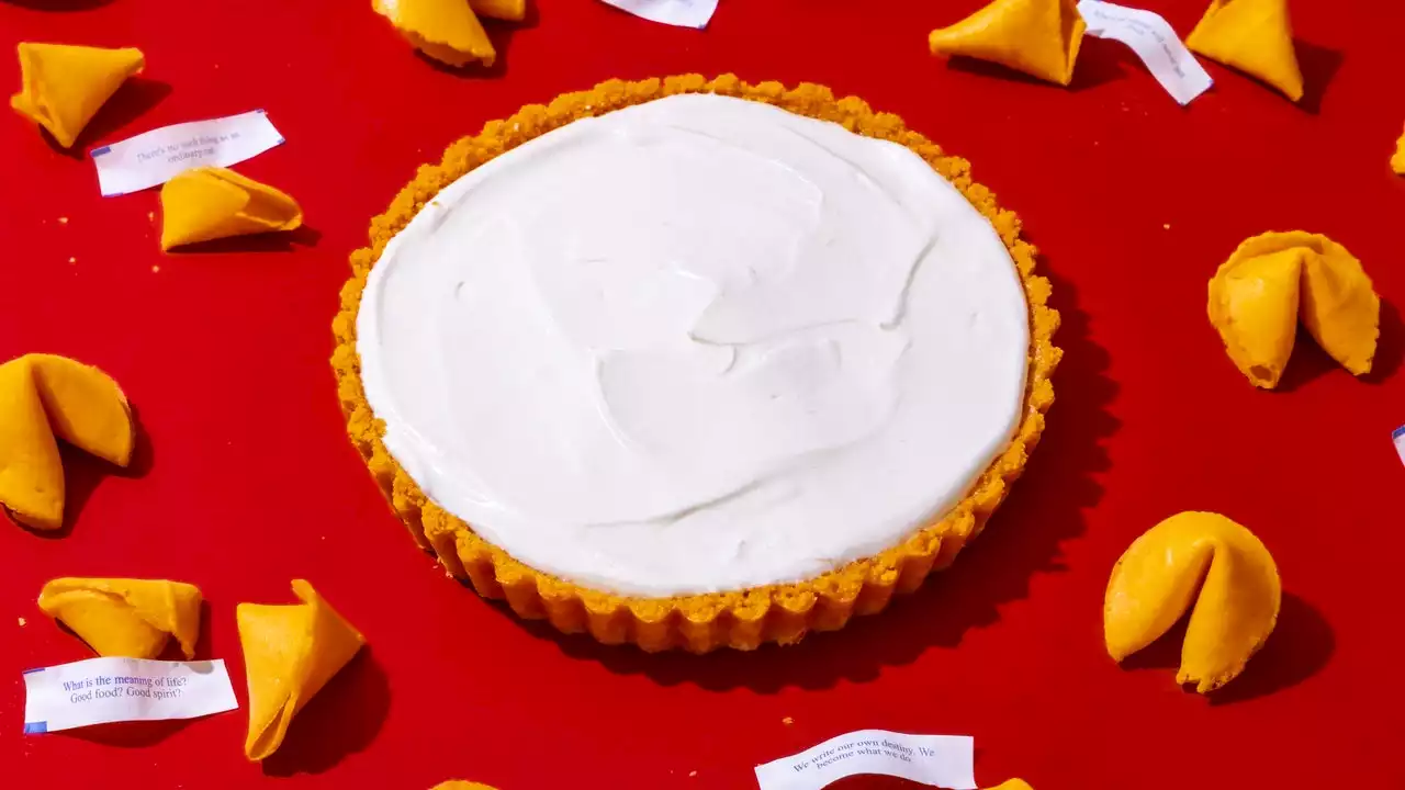 What's Even Better Than a Graham Cracker Crust? A Fortune Cookie Crust