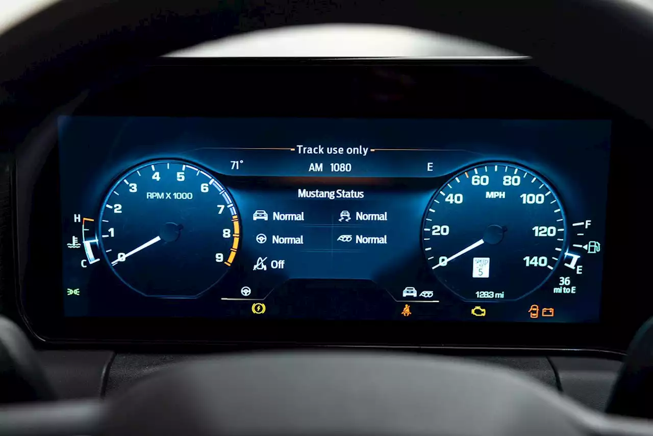 2024 Ford Mustang Has a Fox-Body Gauge Cluster Mode