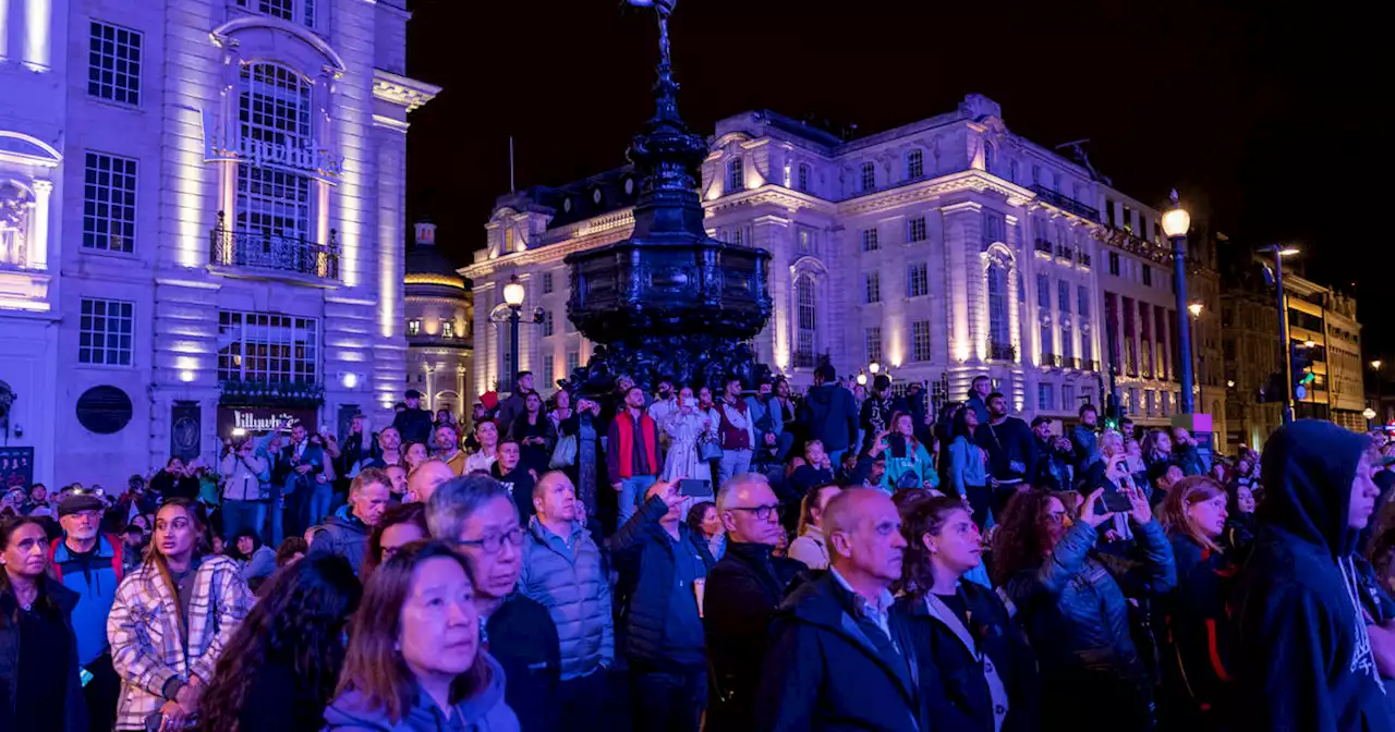 Moment of silence held throughout Britain for Queen Elizabeth