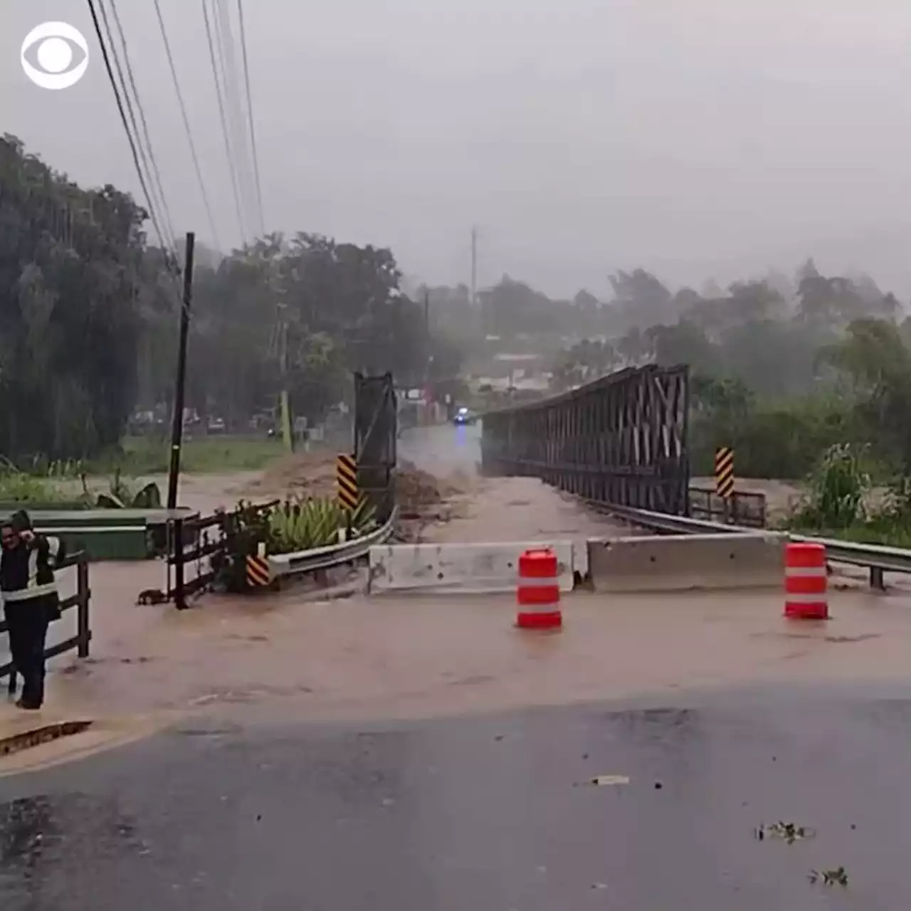 Hurricane Fiona lashes Puerto Rico, knocks out power to entire island