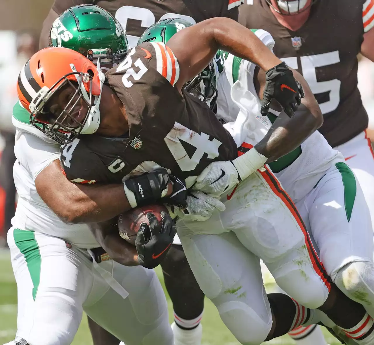 Browns collapse in the final 1:55 to lose 31-30 to old foe Joe Flacco and the Jets in home opener