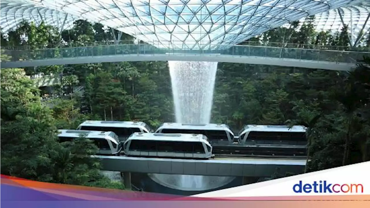 Mengupas Air Terjun Indoor Tertinggi Sedunia di Jewel Changi