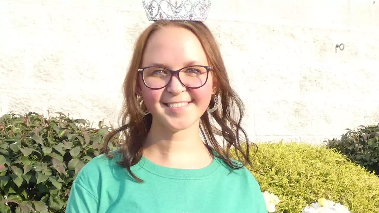 New crown for Abigail Brocwell: Former Bratwurst Fest queen representing agriculture group