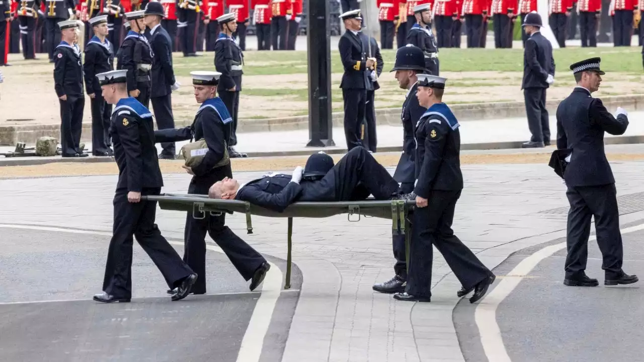 Police Officer Collapses During Queen Elizabeth II's Funeral