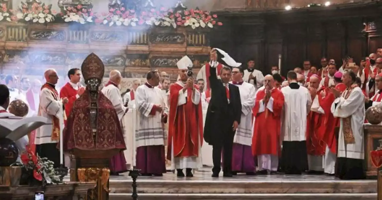 Il sangue di San Gennaro si è sciolto. Il sindaco di Napoli Manfredi: 'Speranza per i più deboli'