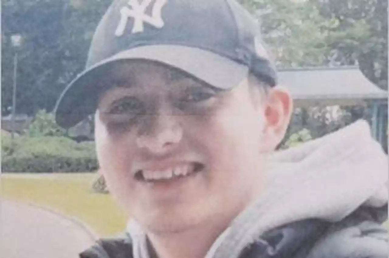 Police issue appeal for missing Leeds teenager last seen in school uniform