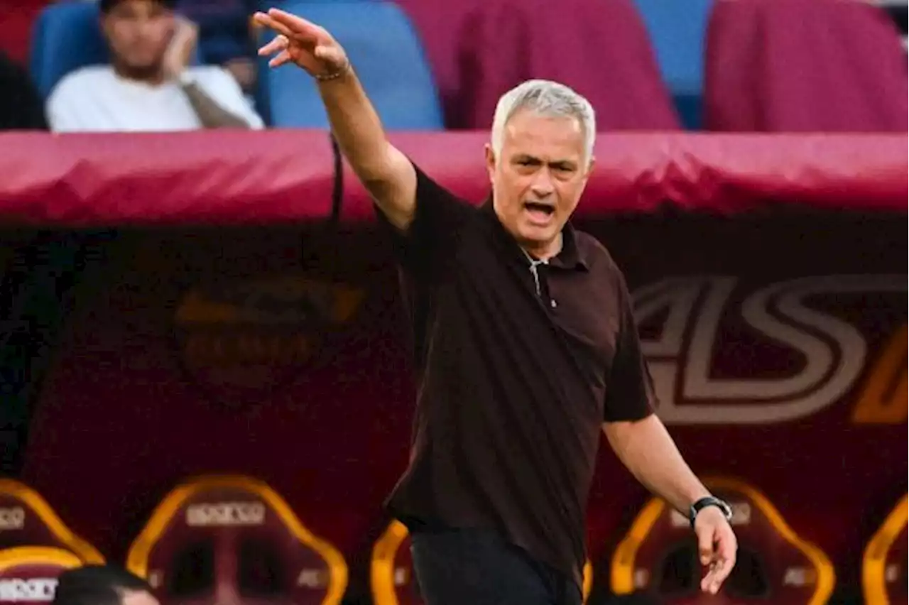 Mourinho Minta Pemain AS Roma Jangan Sungkan Lakukan Diving