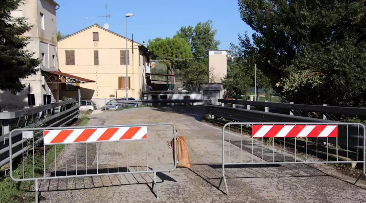 Maltempo Marche, notte di ricerche senza esito per due dispersi