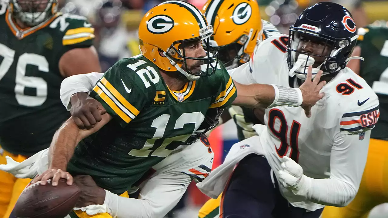 Aaron Rodgers Sports Eccentric Haircut in Week 2 Game Against Chicago Bears