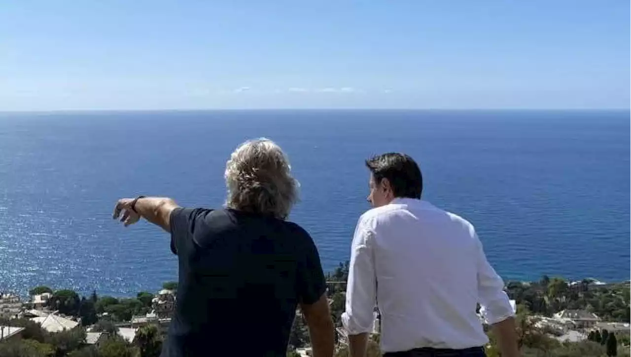 Elezioni: Conte a Genova vede Beppe Grillo. E al mercato canta Bella Ciao: 'E' reazione alla dittatura fascista'