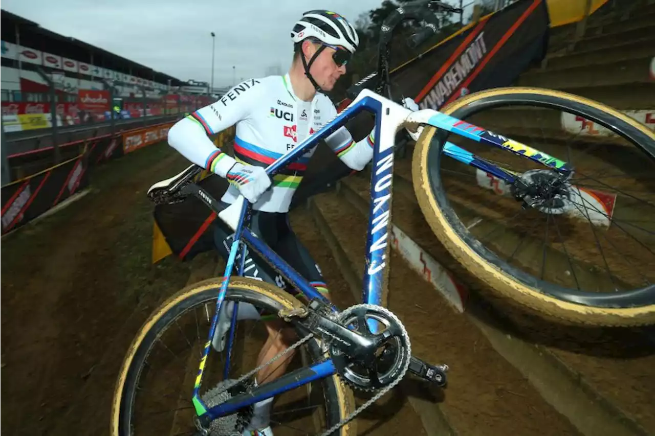 6 reasons to try cyclocross this winter — have crazy fun, build skills & maintain fitness in the mud