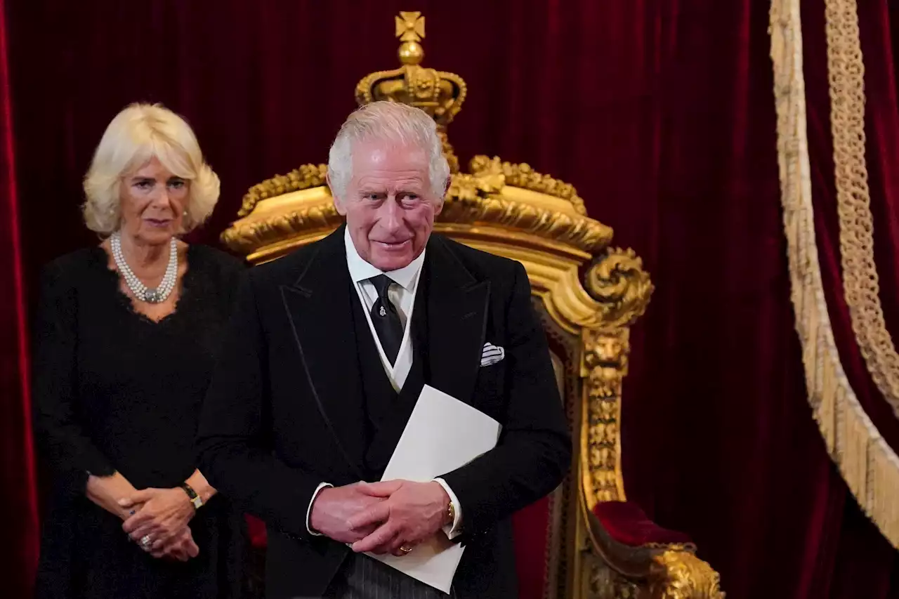 Charles III : monnaies, timbre, passeports… Tout ce qui devrait changer