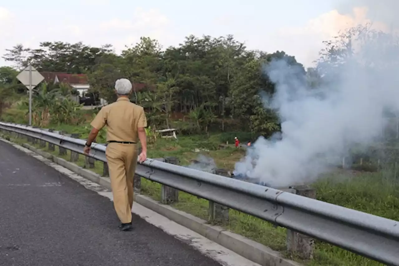 Cegah Kecelakaan Beruntun Seperti di Brebes, Ganjar Matikan Api di Tol Bawen