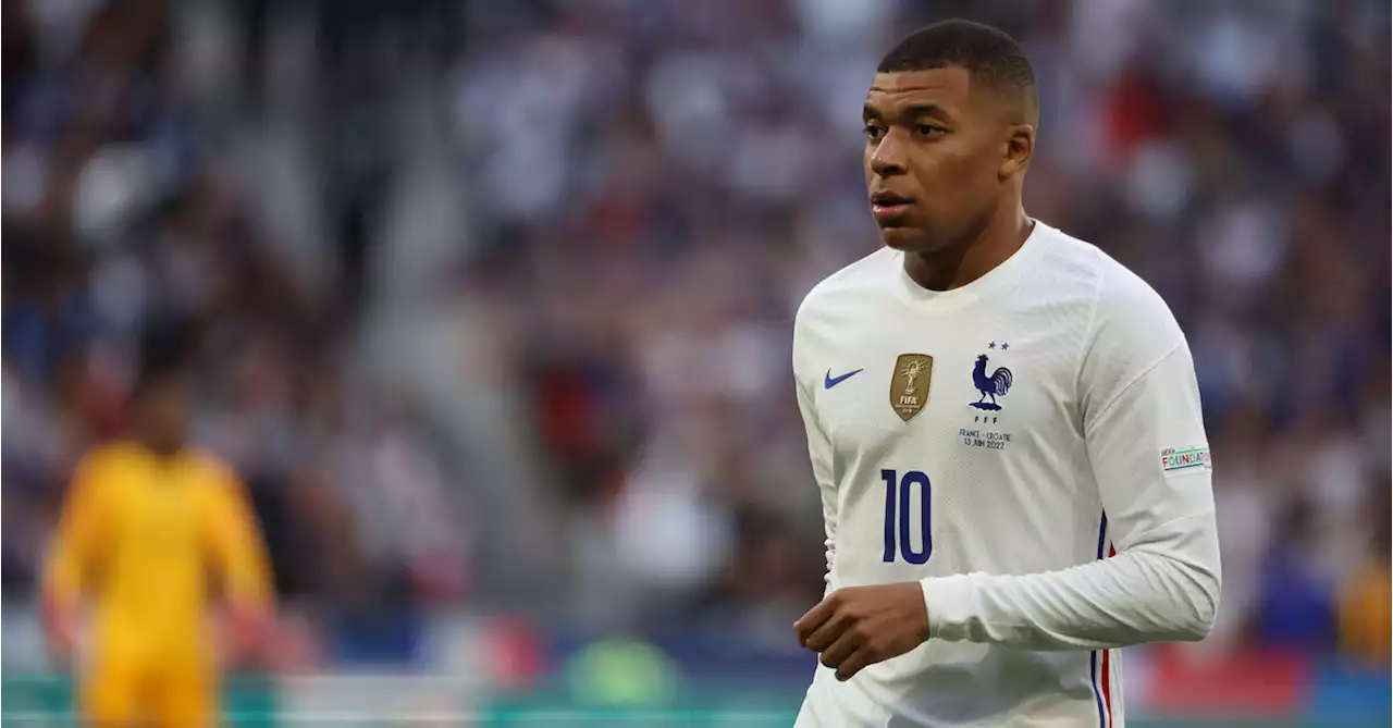 Mbapp&eacute;, niente foto con la nazionale: problemi con i diritti di immagine