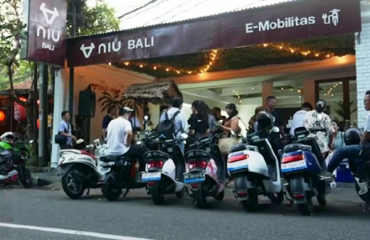 Niu buka Dealer Motor Listrik dari Plastk Daur Ulang di Bali