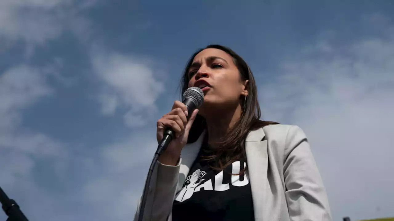 Ocasio-Cortez Calls Out Cruz for Lying About Martha’s Vineyard Stunt