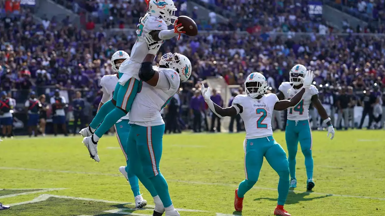 Tua Tagovailoa rallies Miami Dolphins in fourth quarter to stun Lamar Jackson, Baltimore Ravens