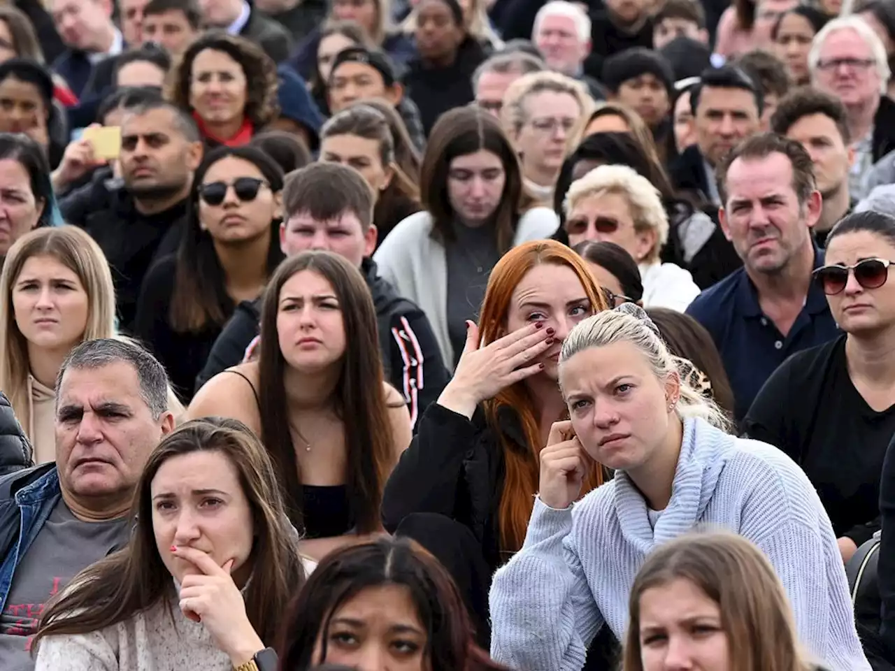 In Hyde Park, mourners find comfort in a crowd: 'As a country, we do it best'