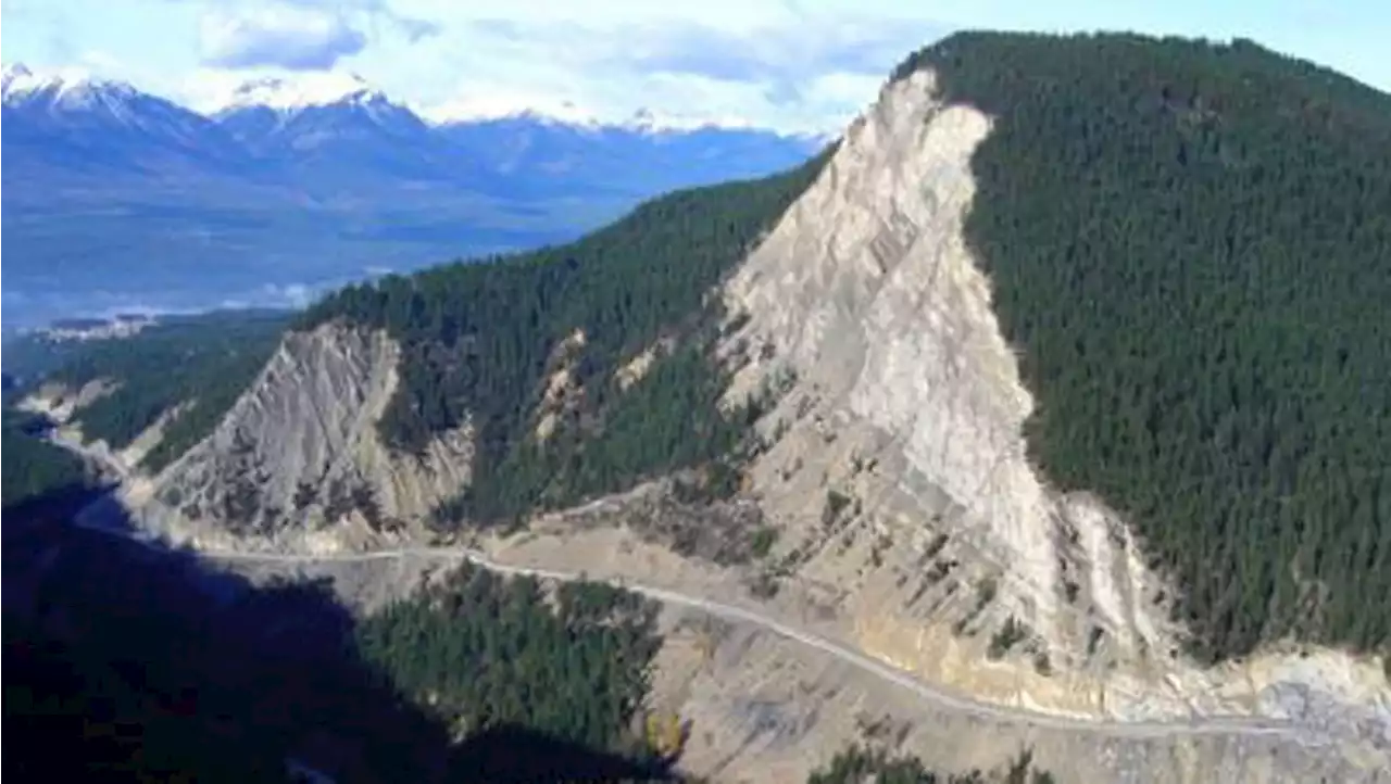 Kicking Horse Canyon project put on hold for Labour Day long weekend