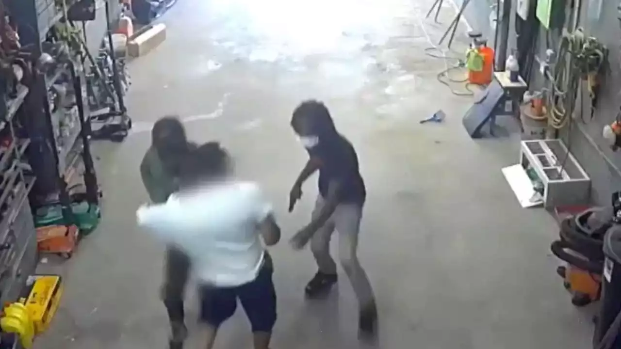 Video: 3 suspects rob Kensington mechanic shop at gunpoint, steal employee's wallet and gun