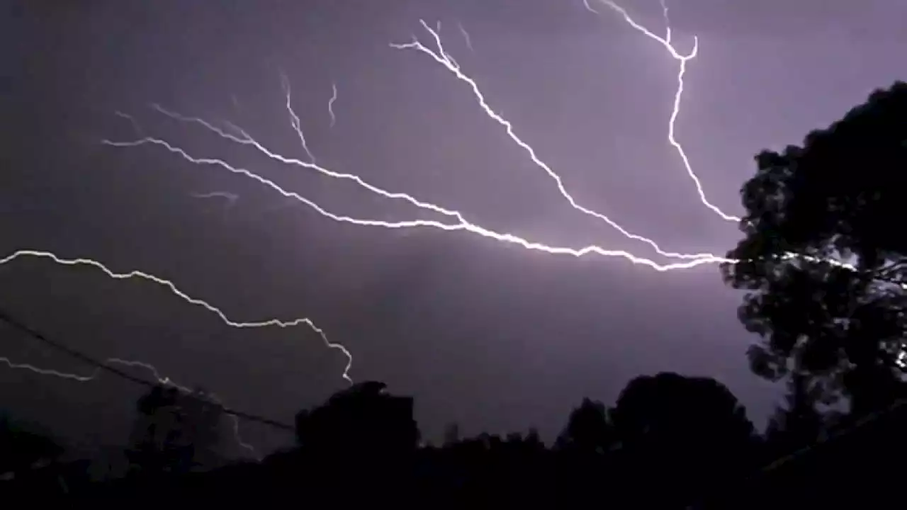 Lightning blamed for 2 house fires in Fort Worth