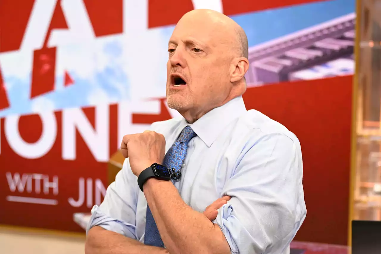 ‘Don't Be a Hero' — Cramer Says Unprofitable Stocks May Have Even More Room to Fall