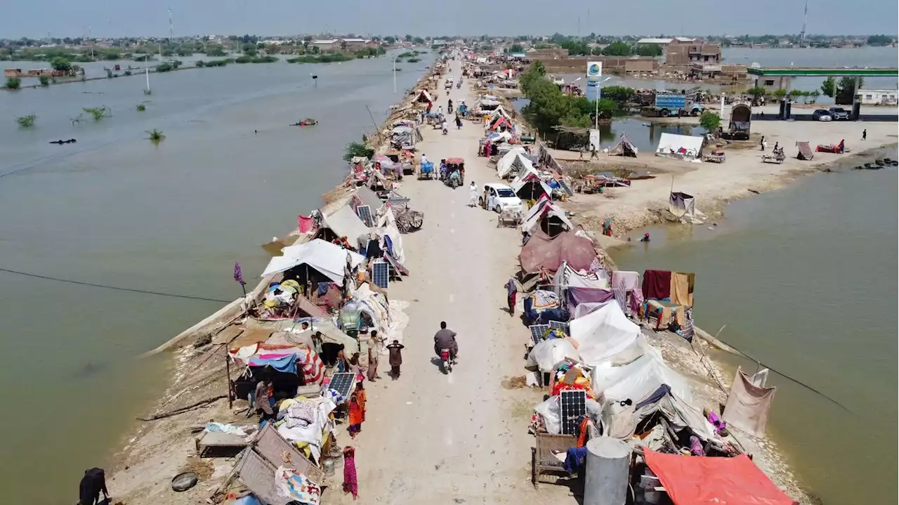 Officials and volunteers struggle to respond to catastrophic flooding in Pakistan