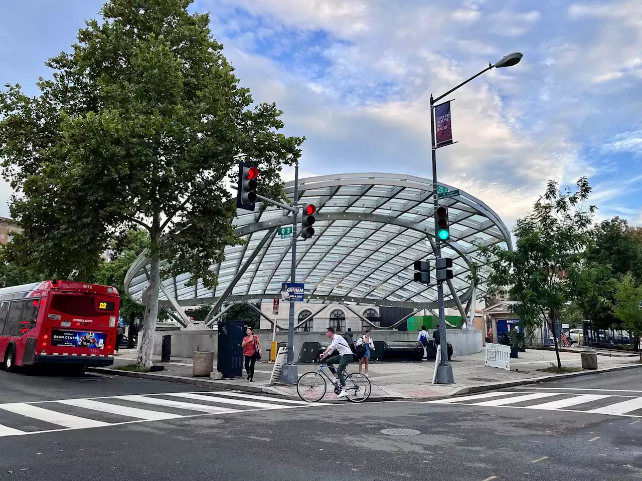 D.C.-area forecast: Toasty through Sunday, with more clouds and showers by Labor Day