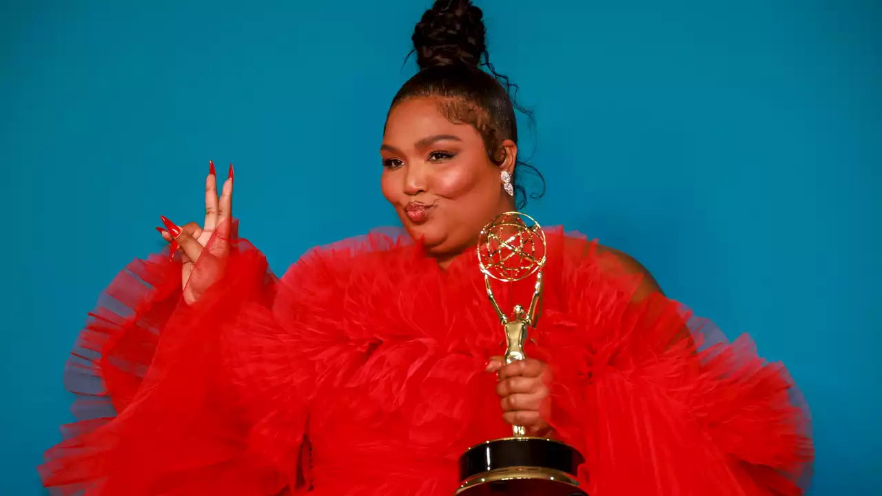 Lizzo, What's the Secret to Making Bumpit Hair Look This Good?