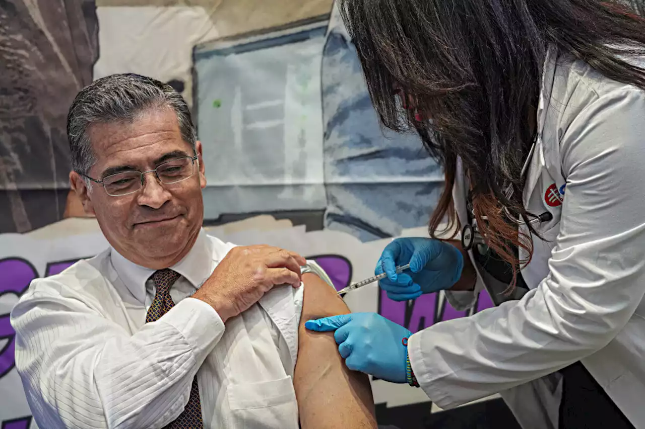 Becerra boosted: US Secretary of Health gets COVID-19 shot in Harlem, responds to Biden’s claim that pandemic is over | amNewYork