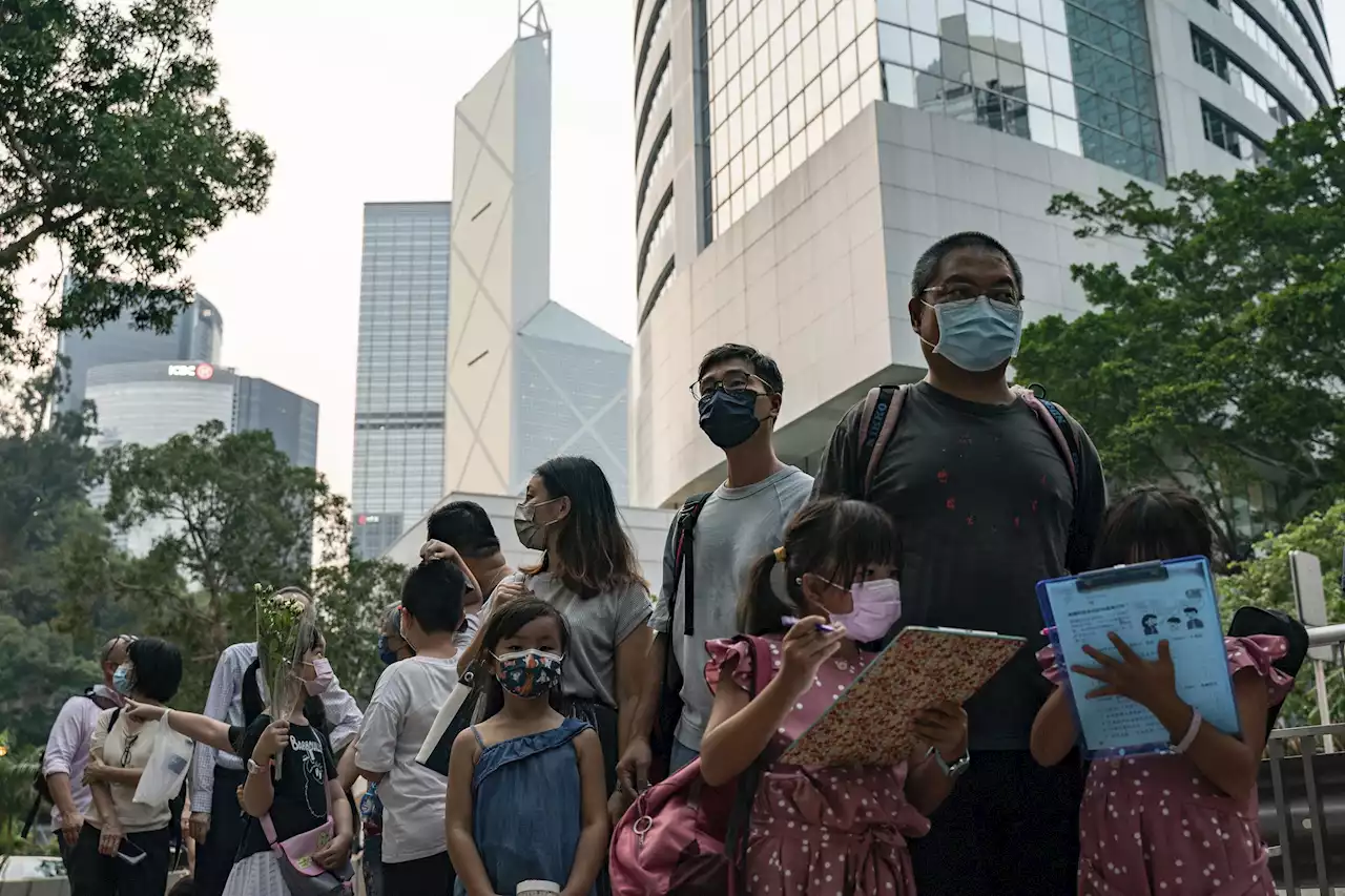 Hong Kong man arrested after paying tribute to queen