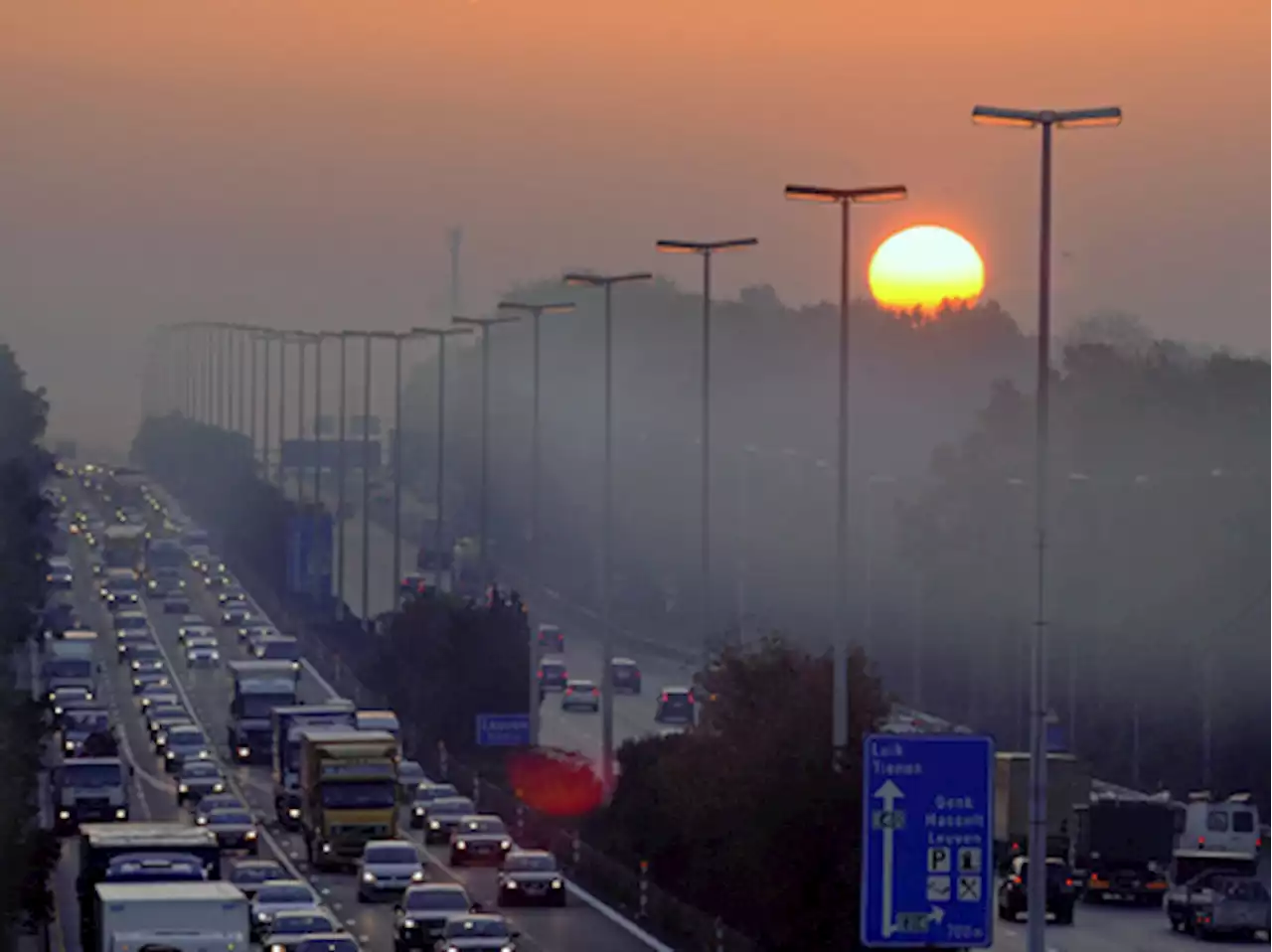 Sparmaßnahmen - Belgien schaltet Autobahnbeleuchtung wegen Energiekrise teilweise aus