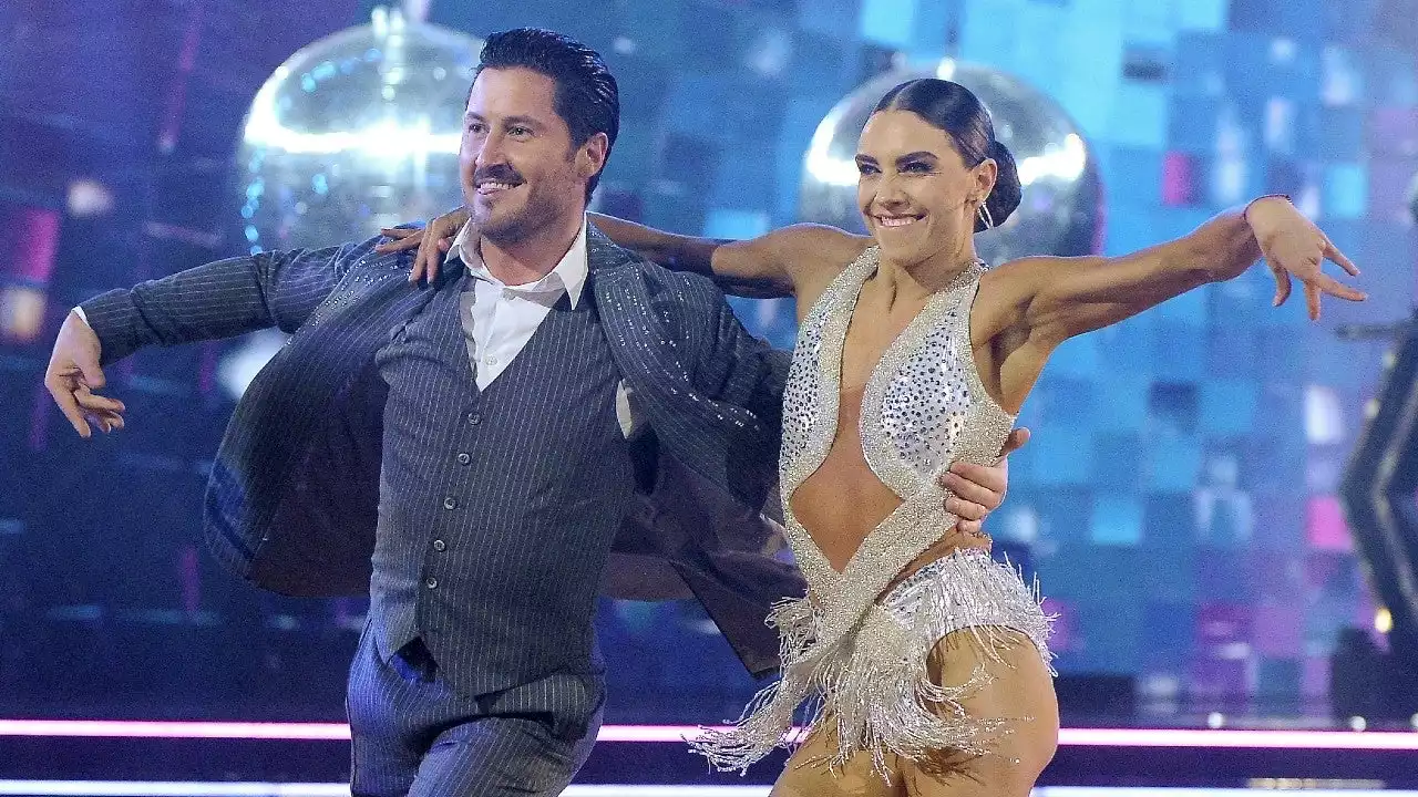 Val Chmerkovskiy Gushes Over Pregnant Wife Jenna's 'DWTS' Support