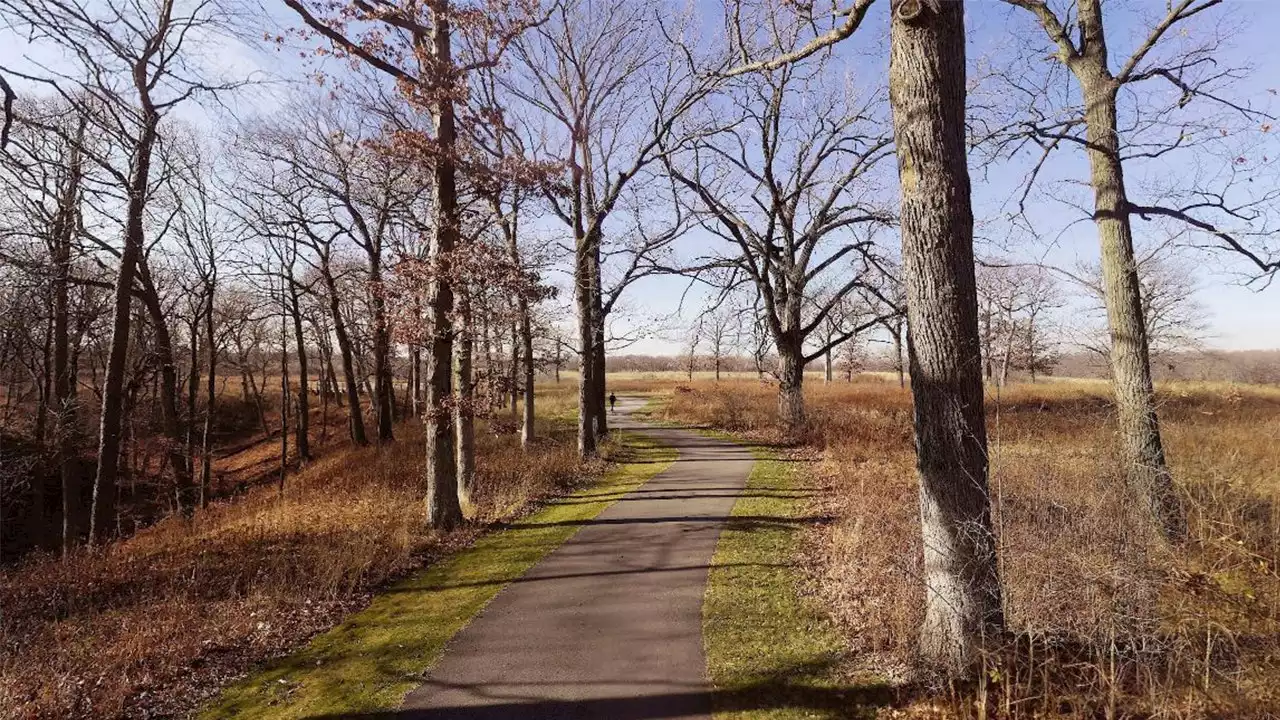 Illinois man found dead morning after asking group of people to be quieter: police