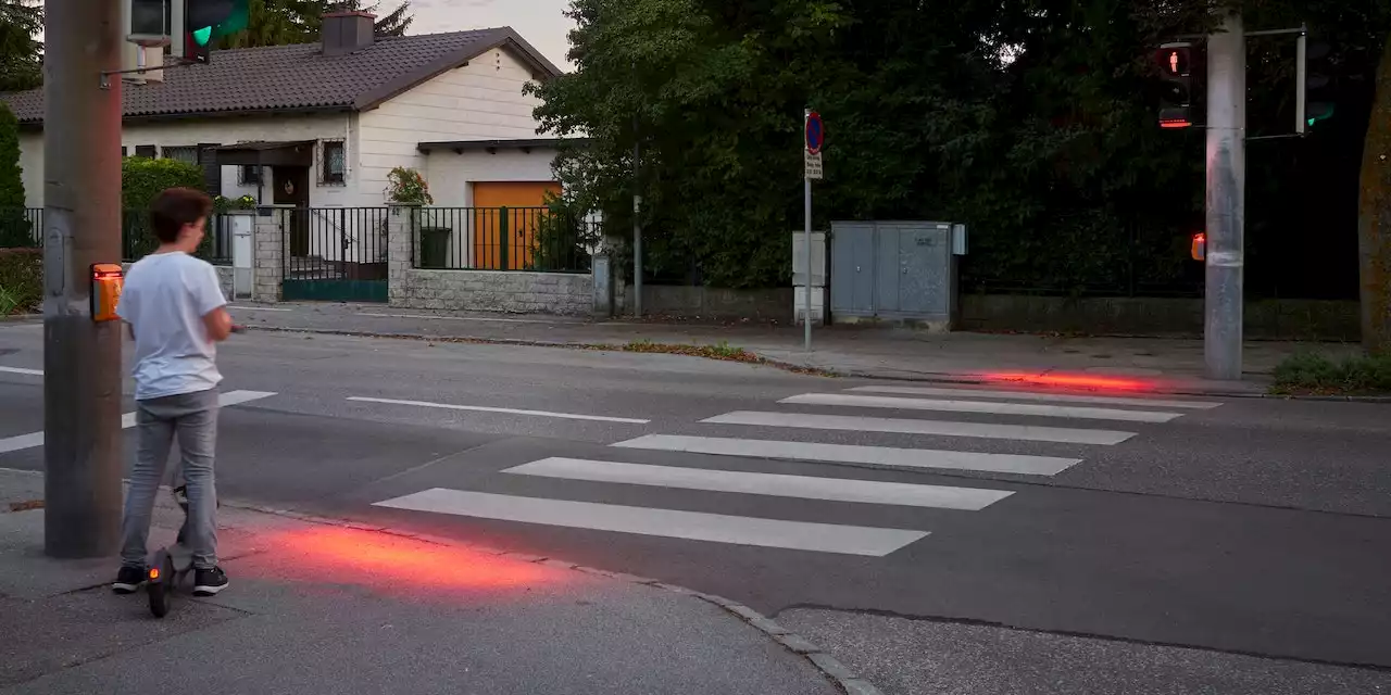 Hightech-Ampel warnt Fußgänger, die auf Handy starren