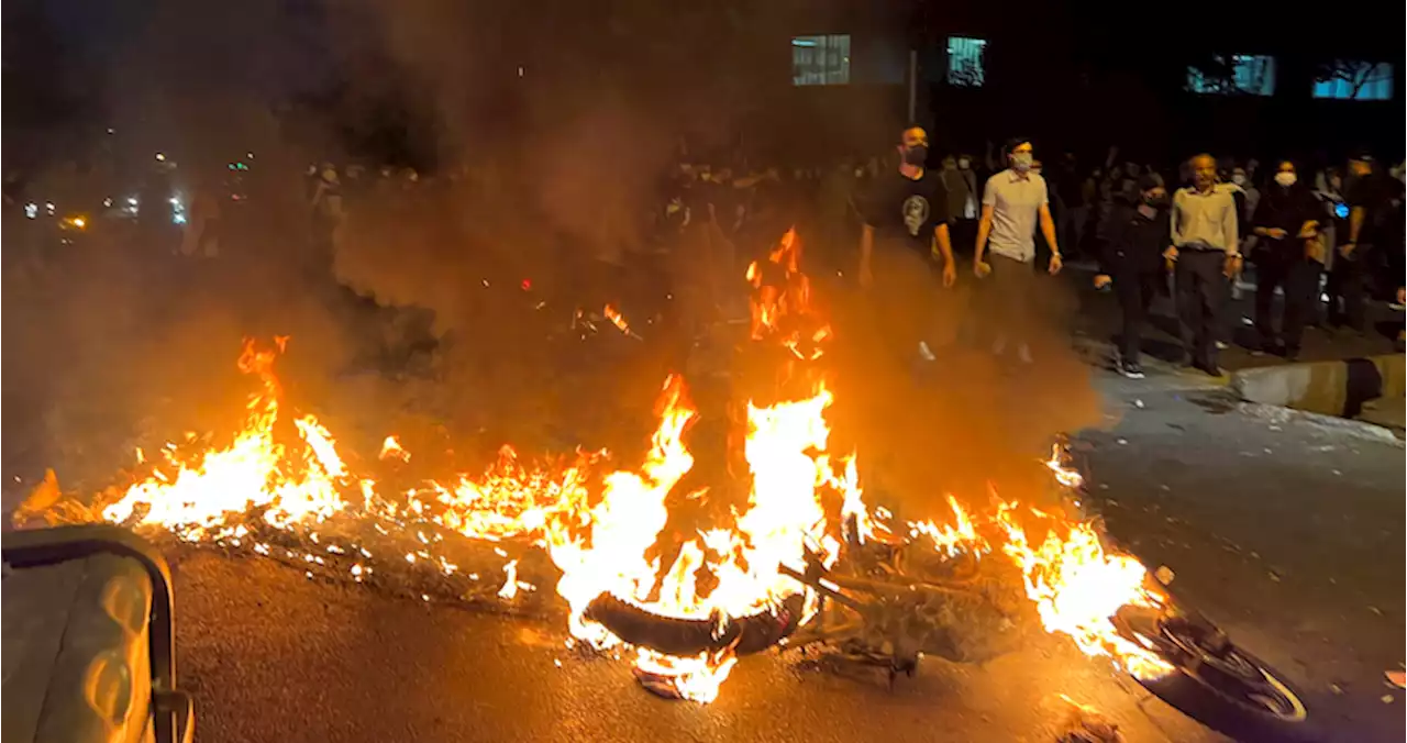 In Iran si continua a protestare per la morte di Mahsa Amini e contro la polizia religiosa - Il Post