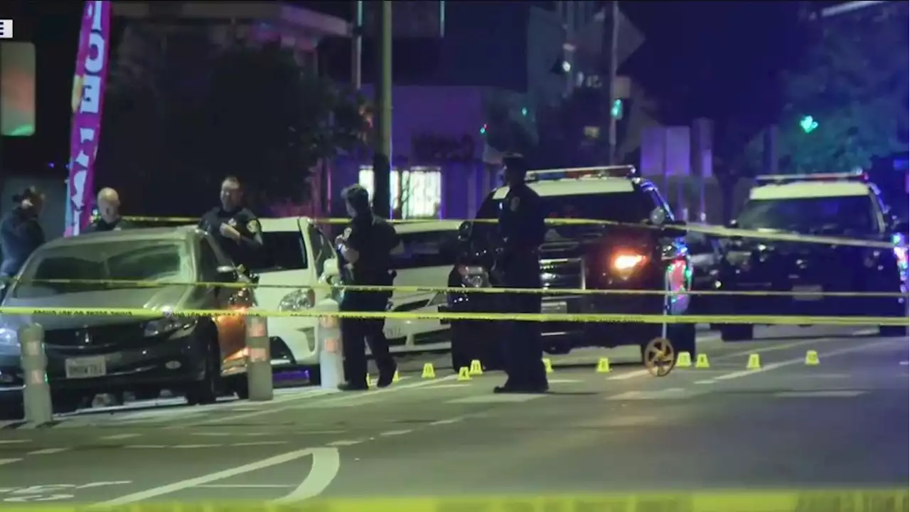 2 people killed in Oakland near mosque, woman killed in separate shooting