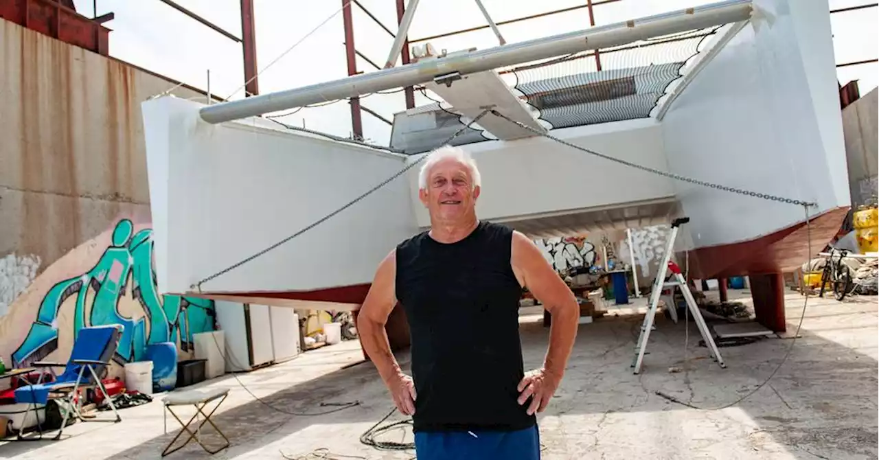 Port-Saint-Louis : à 70 ans, Régis construit son propre catamaran