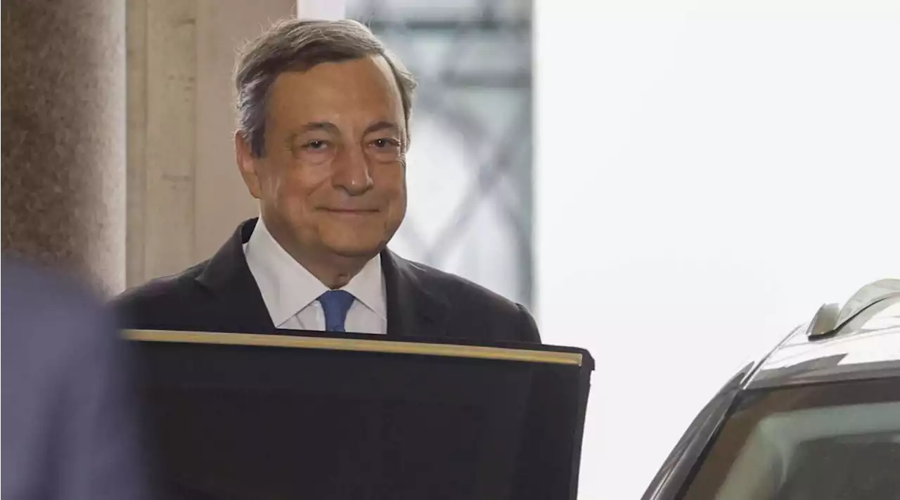 Draghi riceve il premio 'Statista dell'anno' | 'Niente ambiguità su autocrazie, è in gioco il futuro'