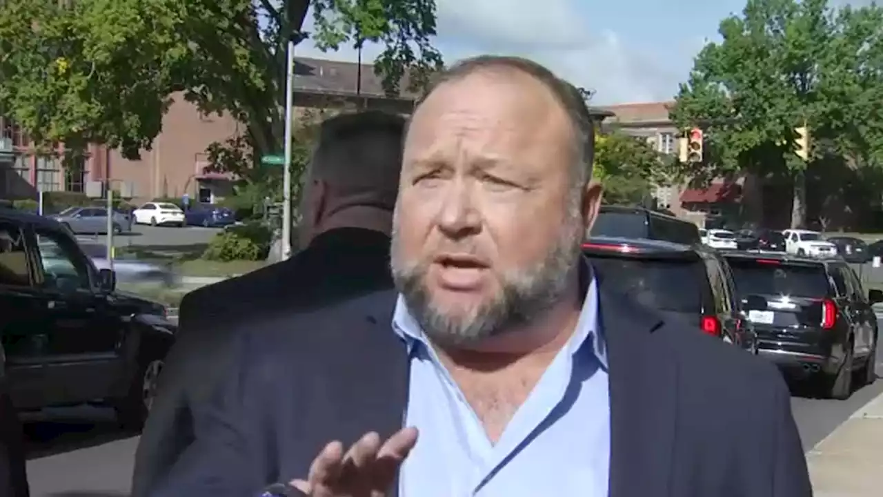 Alex Jones Makes 1st Appearance Outside Sandy Hook Trial in Connecticut