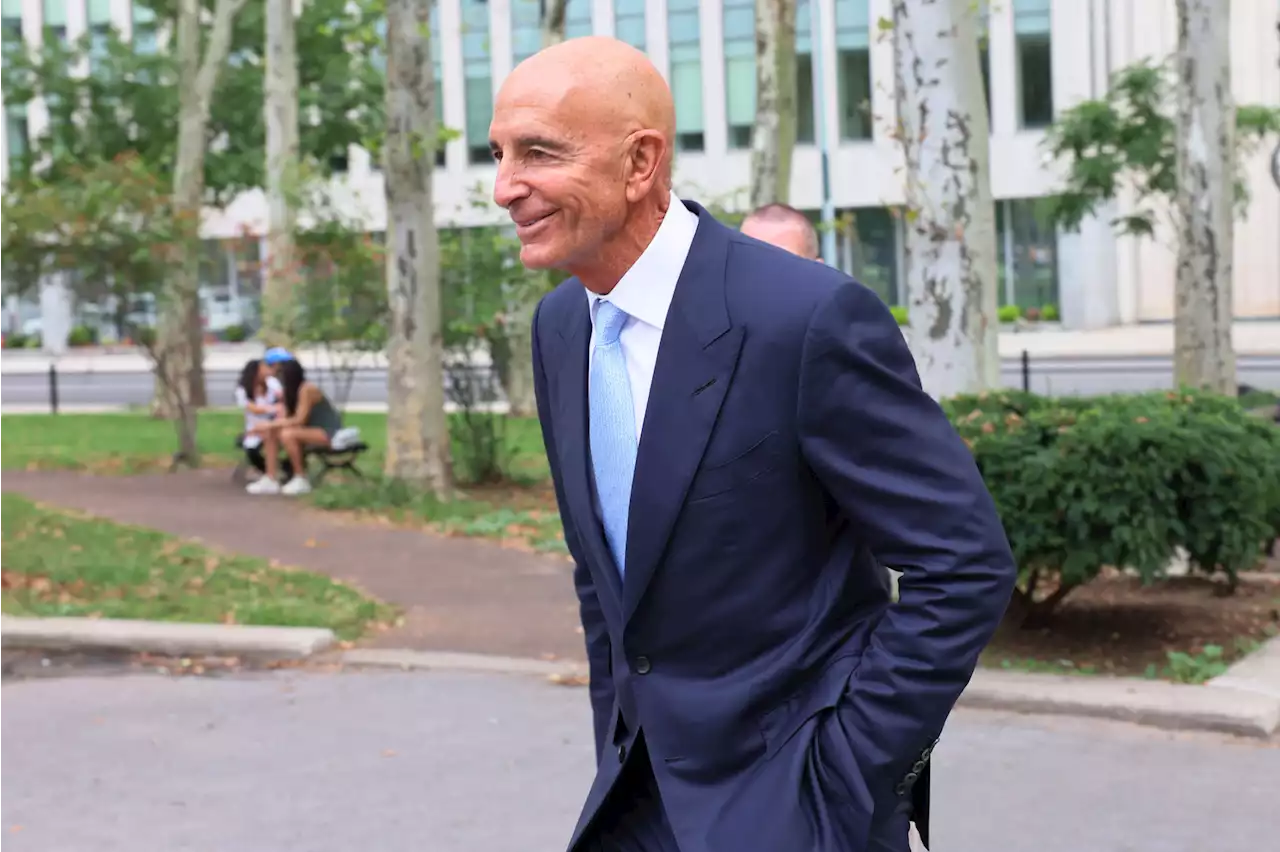 Tom Barrack taking 'huge gamble' by not turning on Trump: Ex-prosecutor