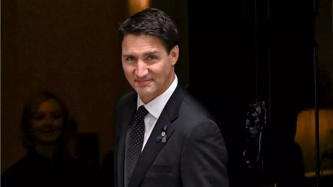 Justin Trudeau Booed After Singing Footage Goes Viral