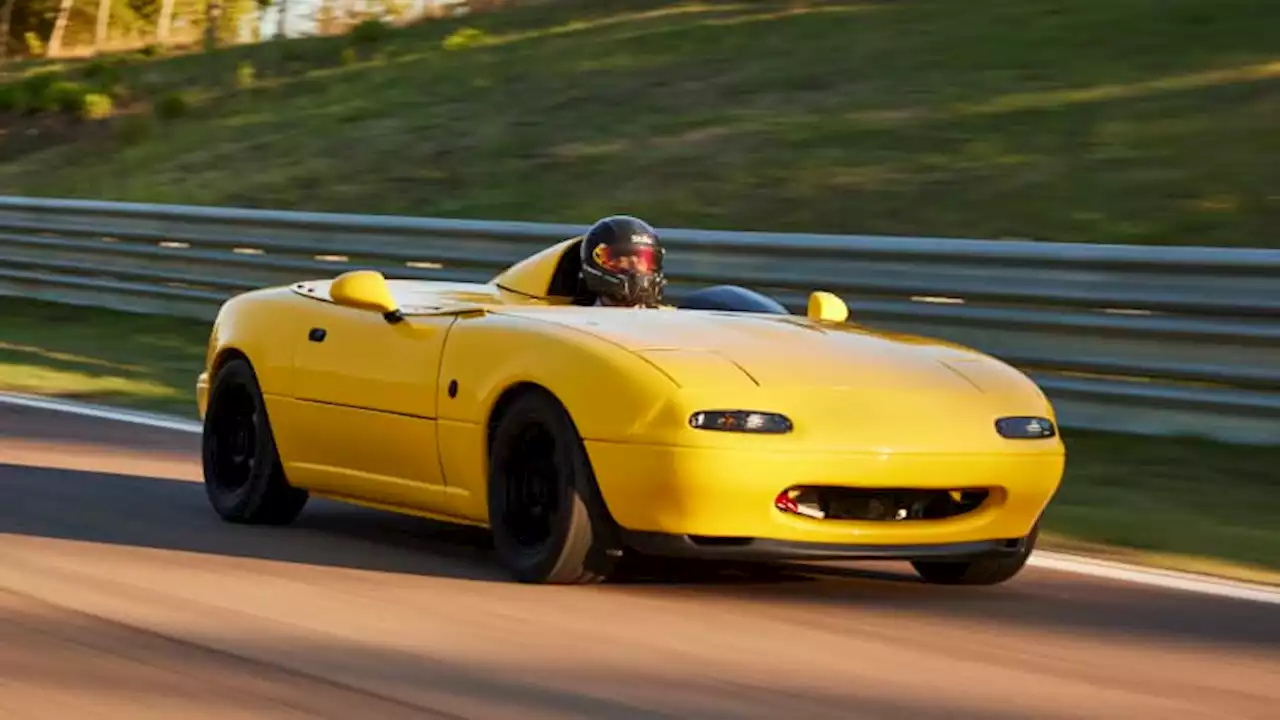 Single-seater first-generation Mazda Miata is a restomod done right | Autoblog