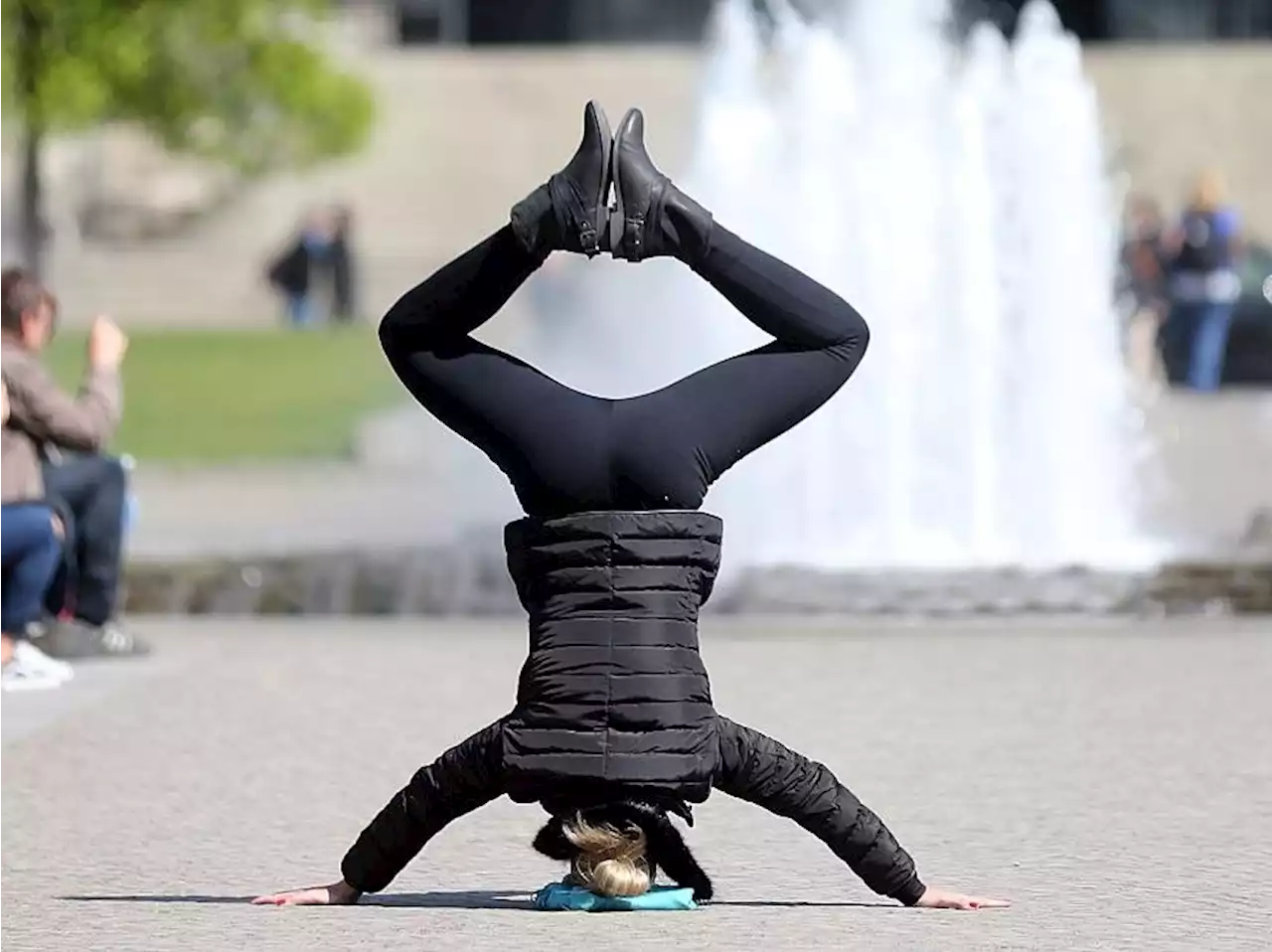 What you need to know before you try a headstand