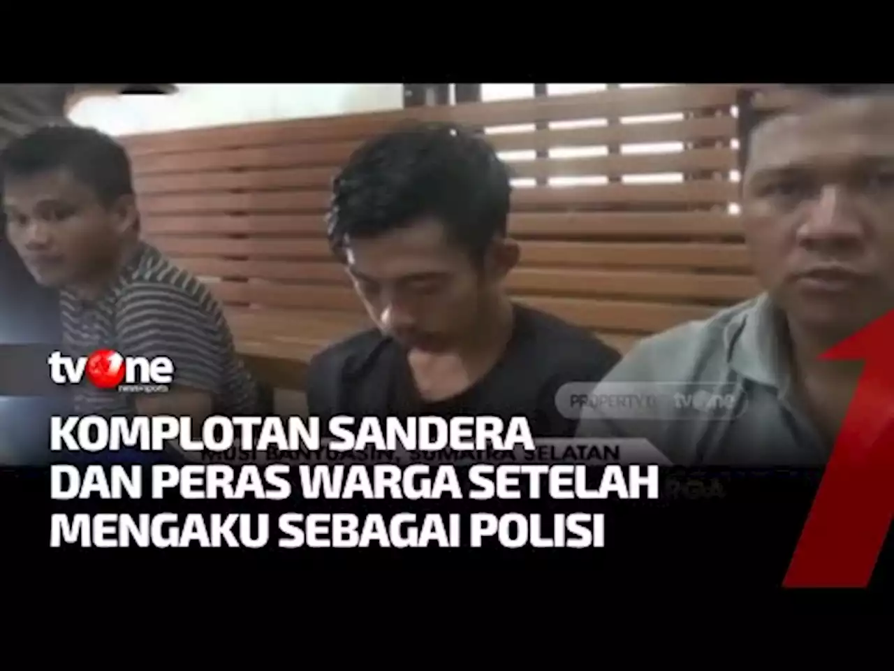 Ngaku Polisi, Empat Pelaku Sandera Warga di Musi Banyuasin - tvOne